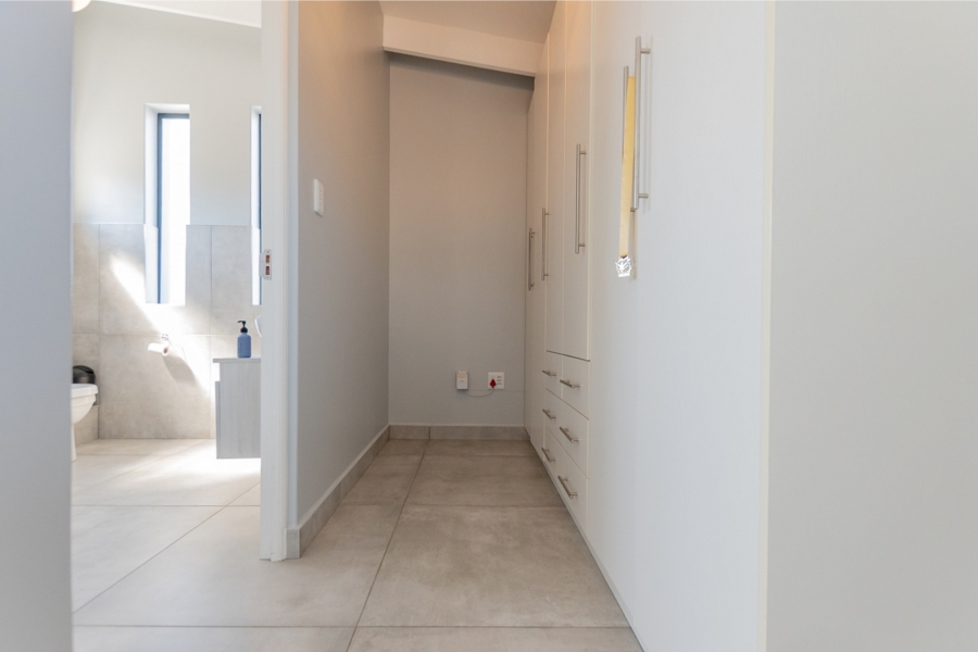 To Let 3 Bedroom Property for Rent in Calypso Beach Western Cape